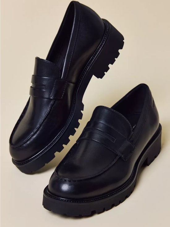 Vagabond Shoes - Vagabond Kenova Loafers Black Leather Penny Chunky Lug Sole Preppy Womens Size 8
